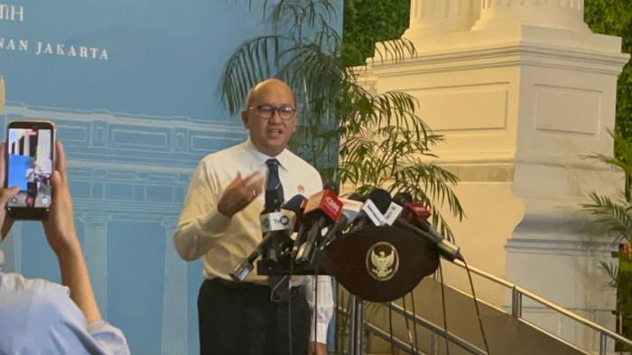 ARAHAN HIMBARA - Menteri Investasi dan Hilirisasi sekaligus CEO Danantara Rosan Roeslani memberikan keterangan usai pertemuan dengan Presiden Prabowo Subianto di Istana Kepresidenan, Jakarta, Kamis (18/6/2026). Presiden meminta bank-bank Himbara tidak hanya mengejar laba, tetapi juga memperluas akses pembiayaan dan mendorong perlakuan yang lebih berpihak kepada UMKM.