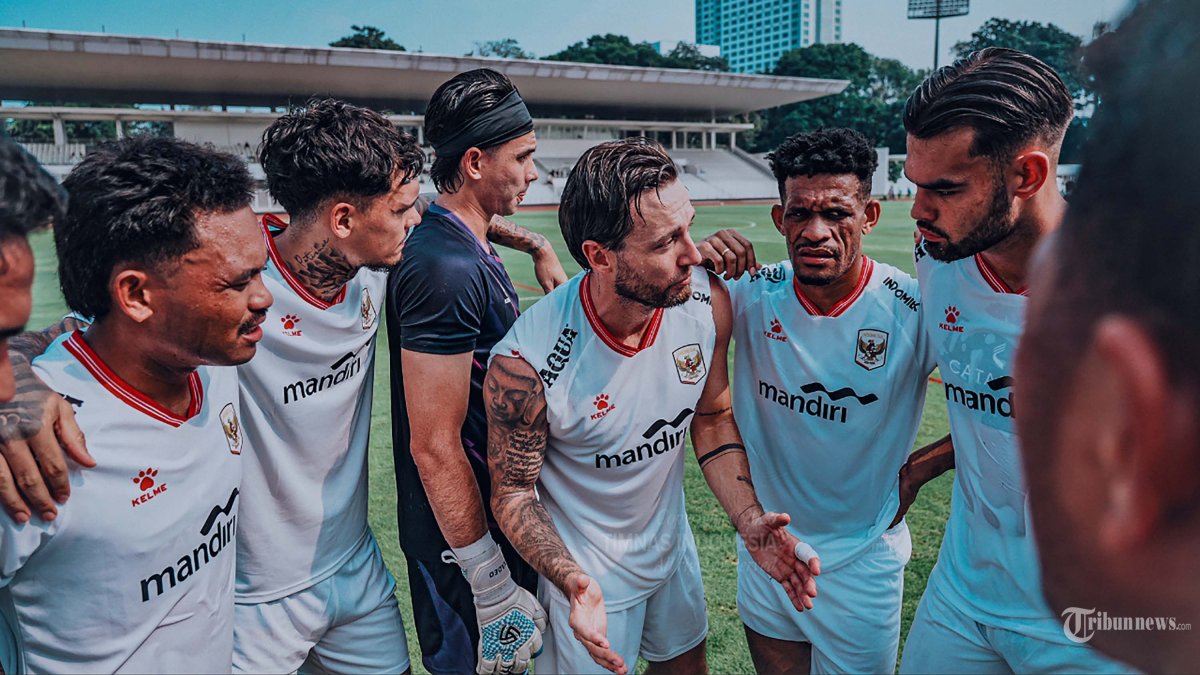 PERSIAPAN AFF - Pesepak bola Timnas Indonesia saat berlatih tanding dalam pemusatan latihan jelang Piala AFF 2026 di Stadion Madya, Senayan, Jakarta, Sabtu (30/5/2026). Latihan tersebut sebagai persiapan jelang Piala AFF yang berlangsung pada 24 Juli hingga 26 Agustus 2026. TRIBUNNEWS/PSSI