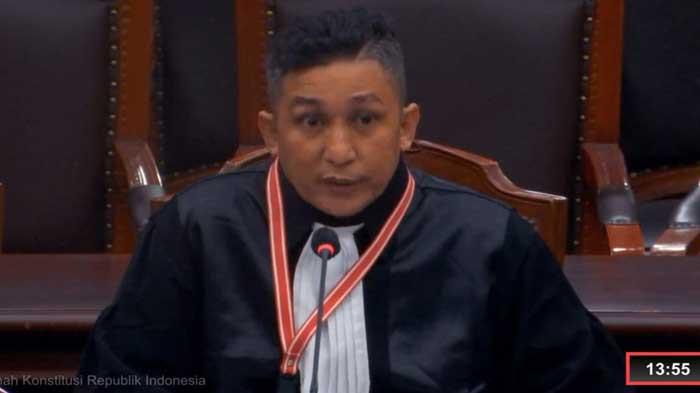 PENDUKUNG JOKOWI DILAPORKAN - Firdaus Oiwobo mengajukan gugatan terhadap Undang-Undang Nomor 18 Tahun 2003 tentang Advokat ke Mahkamah konstitusi. Nama Firdaus kembali jadi sorotan setelah ia disebut-sebut jadi salah satu pendukung Jokowi yang dilaporkan Roy Suryo.