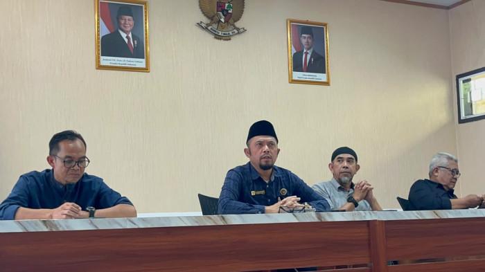 Ketua Badan Musyawarah Perguruan Swasta (BMPS) Jawa Barat, Agus Sriyanta, saat diwawancarai di kantor BMPS, di Jalan Turangga, Kota Bandung, Rabu (17/6/2026)