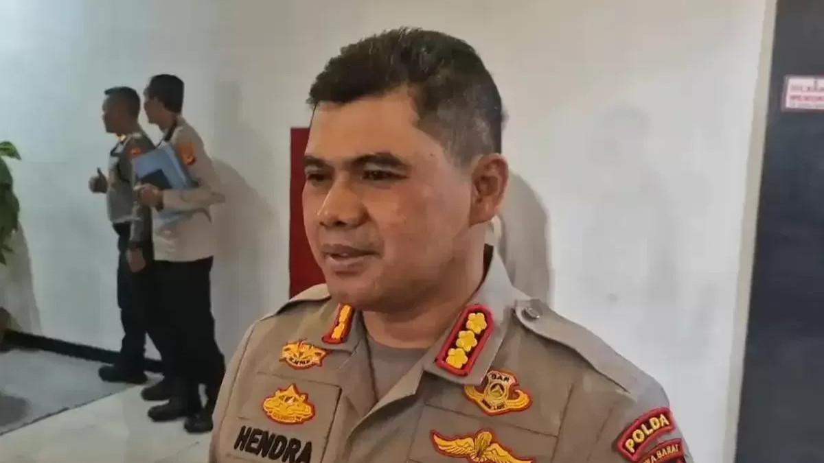 KEKERASAN TERHADAP WANITA - Kabid Humas Polda Jabar, Kombes Hendra Rochmawan. Polda Jabar ungkap kronologi pengejaran pelaku penyekapan wanita Rancaekek yang hilang 3 tahun. Pelaku licin, suka berpindah tempat dan lolos saat digerebek.
