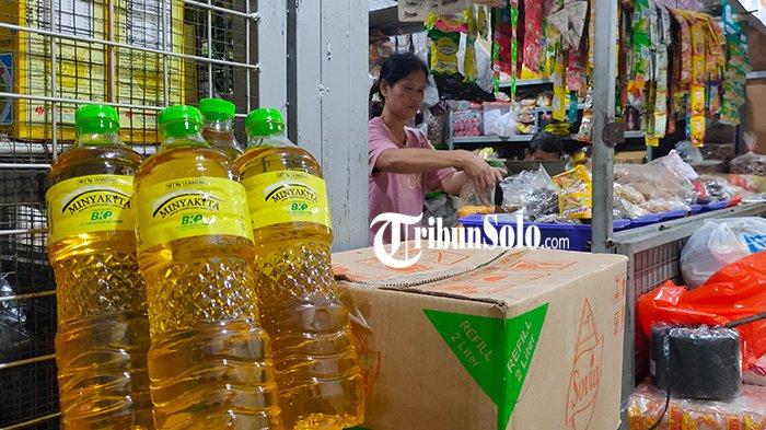 MinyaKita yang didistribusikan ke Pasar Legi.