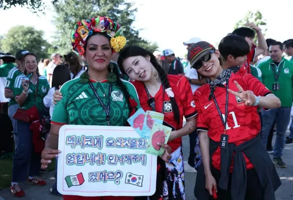 Soccer Football - FIFA World Cup 2026 - Group A - Mexico v South Korea - Estadio Guadalajara, Guadalajara, Mexico - June 18, 2026 Mexico and South Korea fans outside the stadium before the match REUTERS/Paul Childs