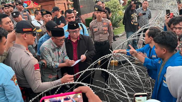 demo mahasiswa PMII Ketua DPRD Jatim