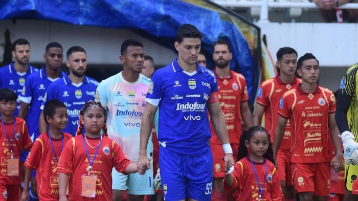 Pembuka laga Persija Vs Persib di Stadion Segiri, Samarinda, 10 Mei 2026.