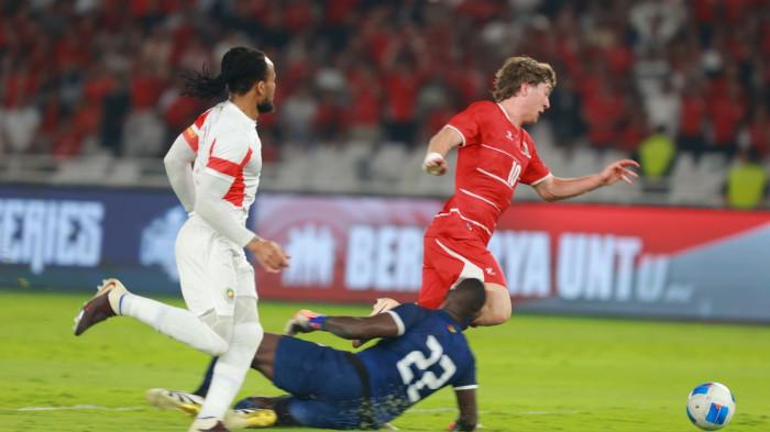 INDONESIA MENANG - Ole Romeny melewati kiper dalam laga Timnas Indonesia vs Mozambik yang berlangsung di Stadion Utama Gelora Bung Karno pada Selasa (9/6/2026).(KOMPAS.com/Antonius Aditya Mahendra)