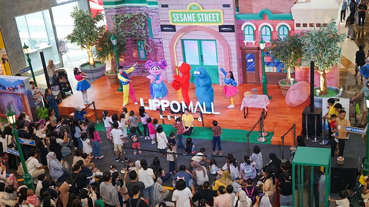 Ajak anak bermain dan belajar lewat Meet & Greet Elmo, Cookie Monster, hingga Abby Cadabby di Lippo Mall Kemang