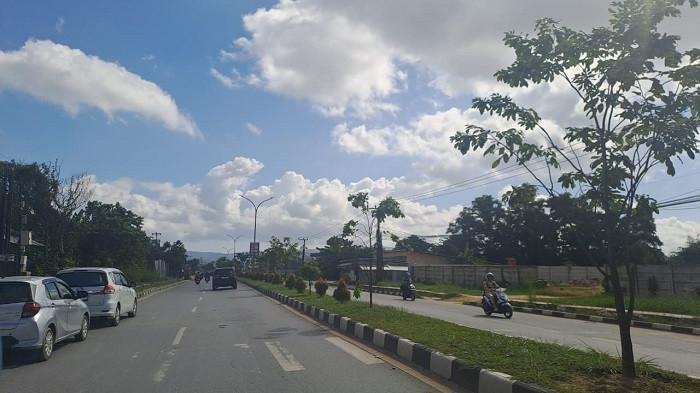 PRAKIRAAN CUACA - Inilah prakiraan cuaca di Provinsi Sulawesi Tenggara (Sultra), Jumat (19/6/2026) yang dirilis Badan Meteorologi, Klimatologi, dan Geofisika (BMKG). Hujan berintensitas ringan diperkirakan mengguyur wilayah Kabupaten Kolaka Utara (Kolut). (Dokumentasi TribunnewsSultra.com)