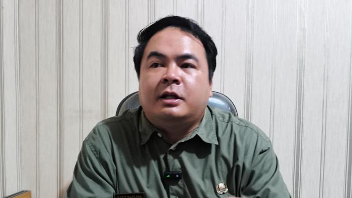 REVITALISASI PASAR RAYA- Kepala Bidang Sarana dan Pelaku Distribusi Dinas Perdagangan Kota Padang, Hafiz Maulana, memberikan keterangan kepada TribunPadang.com, Sabtu (20/6/2026). Pemko Padang memastikan Pasar Raya tidak ditutup total selama revitalisasi berlangsung dan telah menyiapkan rekayasa lalu lintas serta jalur alternatif untuk menjaga kelancaran aktivitas masyarakat.