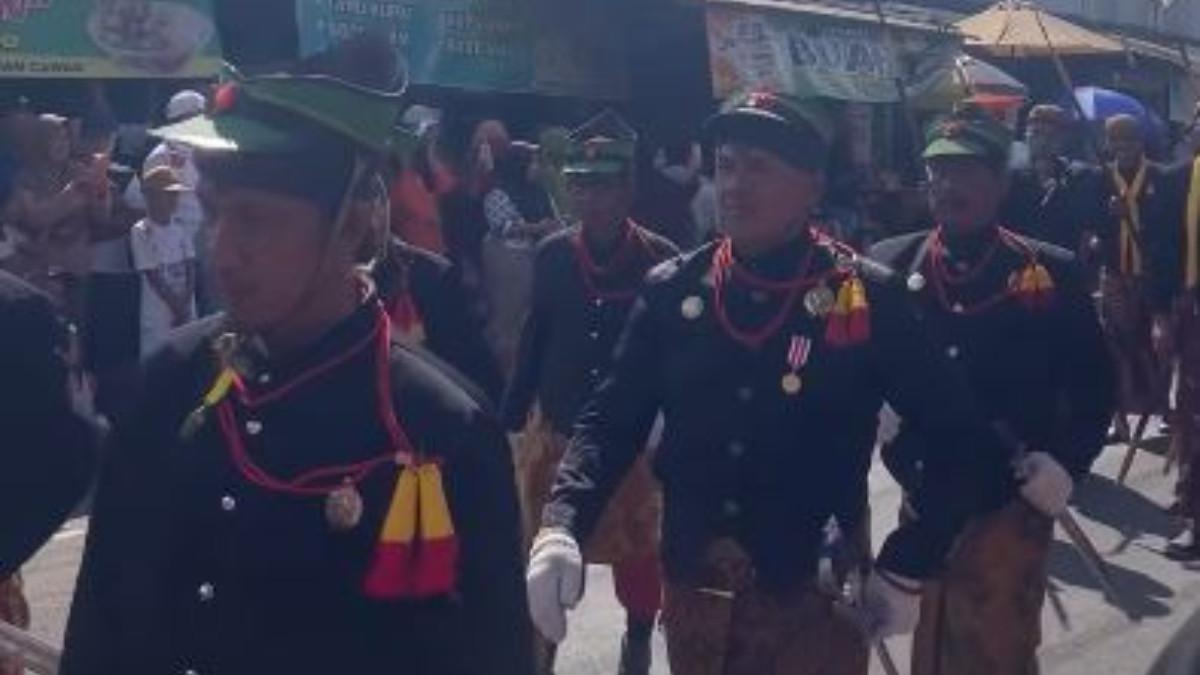 WISATA KLATEN - Kemeriahan kirab budaya Grebeg Pasar Masaran Cawas Klaten ke-11.