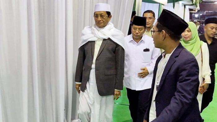 MUNAS KONBES NU - Menteri Agama RI Nasaruddin Umar saat tiba di lokasi Munas-Konbes NU di Pondok Pesantren Al Falah Ploso, Kecamatan Mojo, Kabupaten Kediri, Jawa Timur, Sabtu (20/6/2026) malam.