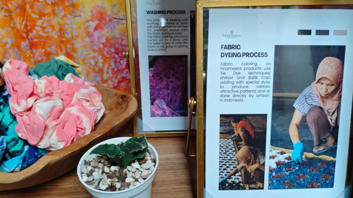 Foto tentang proses produksi produk FindMeera di Kabupaten Sleman, Yogyakarta.