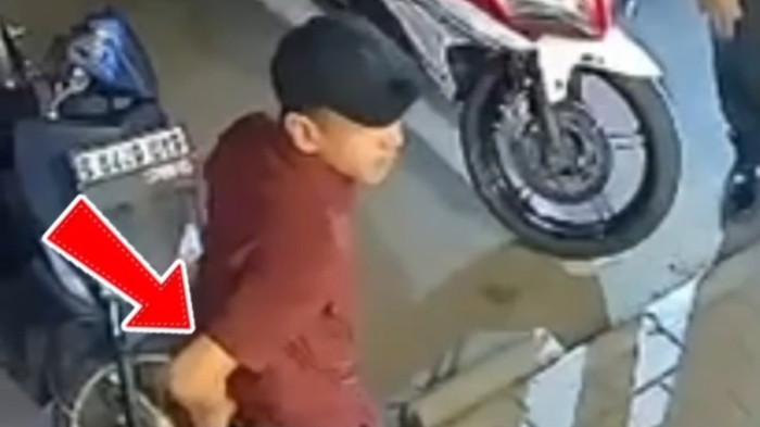 VIRAL TODONG PISTOL - Selebgram Adam Deni Gearaka (ADG) resmi ditahan oleh Satreskrim Polres Metro Jakarta Utara terkait kasus dugaan pengrusakan sebuah ruko di kawasan Sukapura, Cilincing, Jakarta Utara. ADG ditetapkan sebagai tersangka setelah sebelumnya video yang merekam dirinya mengamuk sambil memamerkan pistol di ruko tersebut viral di media sosial.