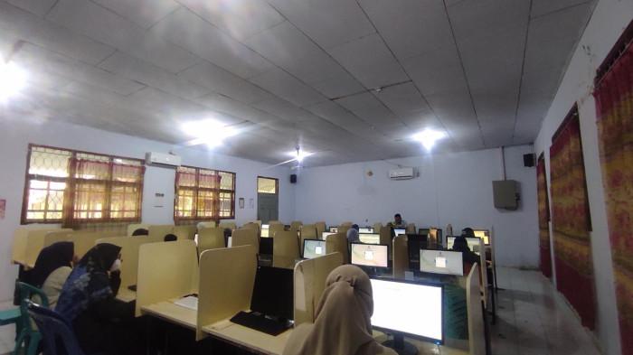 Mahasiwa UT Gorontalo melaksanakan 9899988