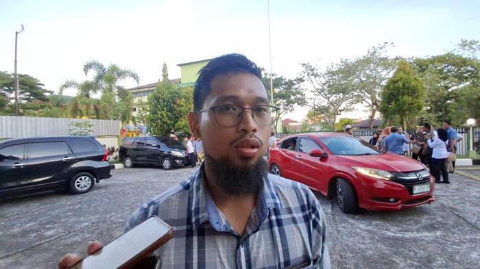 Yusril Mahendra, pelaku usaha perikanan di Tarakan saat diwawancarai media.