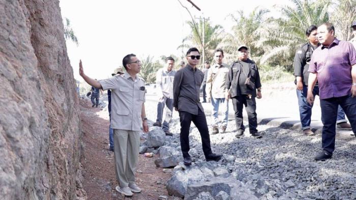 Komisi III DPRD Kalimantan Selatan melakukan monitoring ruas Jalan Gunung Kupang–Banyu Irang hingga Tambang Ulang di Kabupaten Tanah Laut, Jumat (19/6/2026). 
