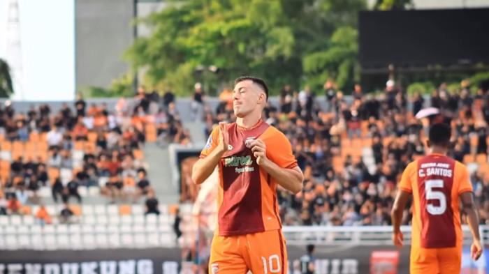 BURSA TRANSFER PERSIJA - Borneo FC akhirnya membeberkan nasib Mariano Peralta. Sang pemain beri balasan. Peralta dikabarkan bergabung dengan Persija.