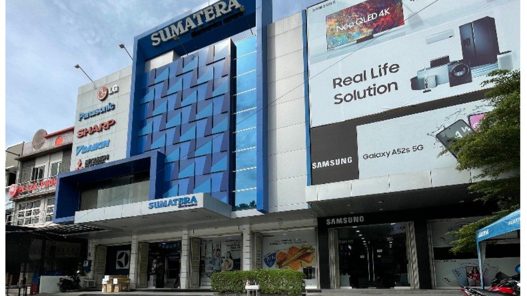 Foto Toko Sumatera Electronics Centre di di Jl. Dr. Mr. Mohd Hasan No.76-86, Batoh, Kecamatan Lueng Bata, Kota Banda Aceh, Aceh 23245.