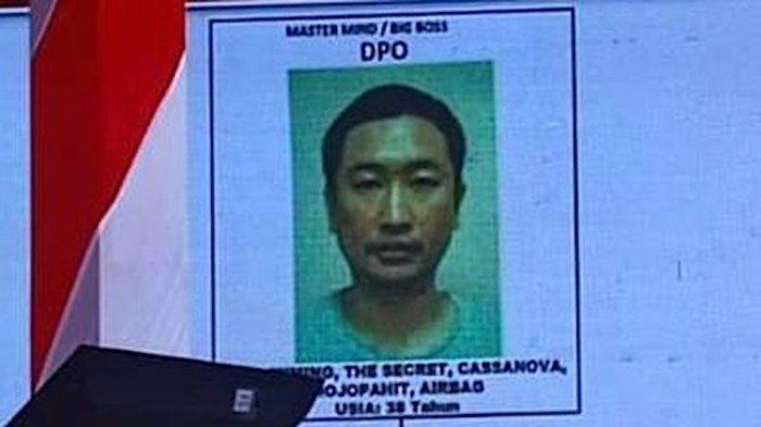 Gembong Narkoba Fredy Pratama. Terungkap bekingannya yang membuat ia sulit ditangkap.