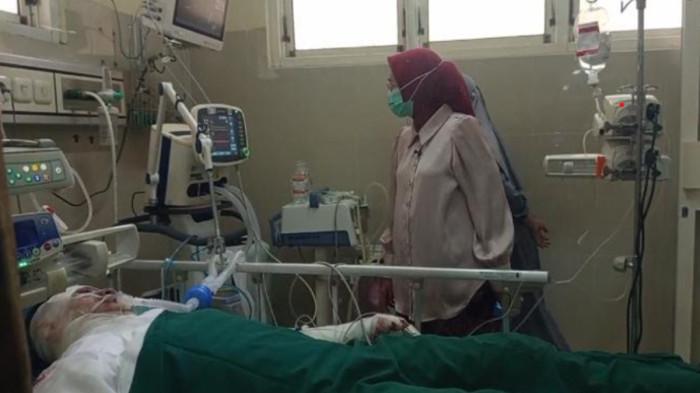 LUKA BAKAR - Very Irawan, saat dirawat di RSUD dr Haryoto Lumajang, Jawa Timur, Sabtu (20/6/2026) Penambang pasir ini tertimpa material sekunder erupsi Semeru saat nambang di bawah Jembatan Perak Lumajang.