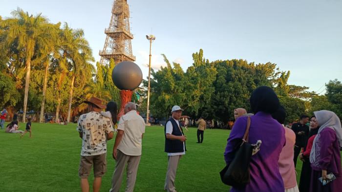 Bupati Gorontalo Sofyan Puhi meninjau kawasan Taman Limboto dddddsss