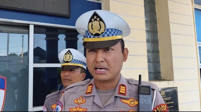 PENIPUAN BERKEDOK ETLE - Kasatlantas Polres Batang AKP Eka Hendra Ardiansyah memberi keterangan kepada wartawan di kantornya, beberapa waktu lalu. Eka mengaku menerima banyak aduan dari masyarakat yang mengaku mendapatkan notifikasi terkait konfirmasi ETLE dari nomor tidak dikenal yang diduga modus penipuan.