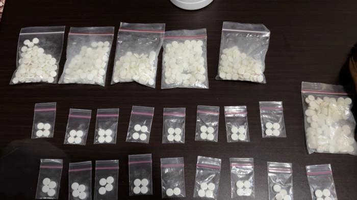 BOJE - Obat ilegal yang disita BPOM di Mamuju bersama Polda Sulbar saat pres rilis di Mapolda Sulbar, Senin (22/6/2026).