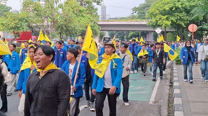(PMII) berjalan kaki dari arah
