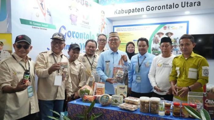 Bupati Gorontalo Utara Thariq Modanggu menyempatkan diri  dddd88888