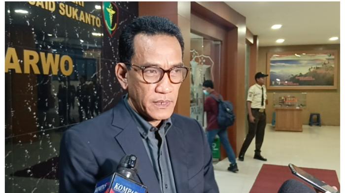 KONDISI ROY SURYO - Penasihat hukum Roy Suryo dan dr Tifa, Refly Harun saat memberikan keterangan di RS Polri Kramat Jati, Jakarta Timur, Minggu (21/6/2026). TRIBUNJAKARTA.COM/BIMA PUTRA