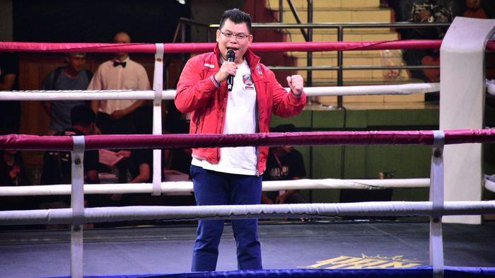 CHRIS JOHN HADIR - Gelaran Prabu Combat Series 2026 dihadiri legenda tinju Indonesia sekaligus mantan juara dunia, Chris John, di GOR Tadjimalela Sumedang, Minggu (21/6/2026).