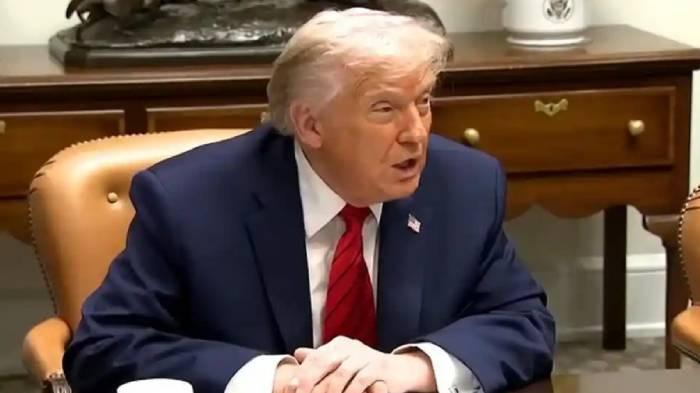 PUJI - Presiden AS Donald Trump saat bertemu dengan wartawan di Gedung Putih, Kamis (11/12/2025). Trump akhirnya mengakui kekuatan militer Iran kuat.