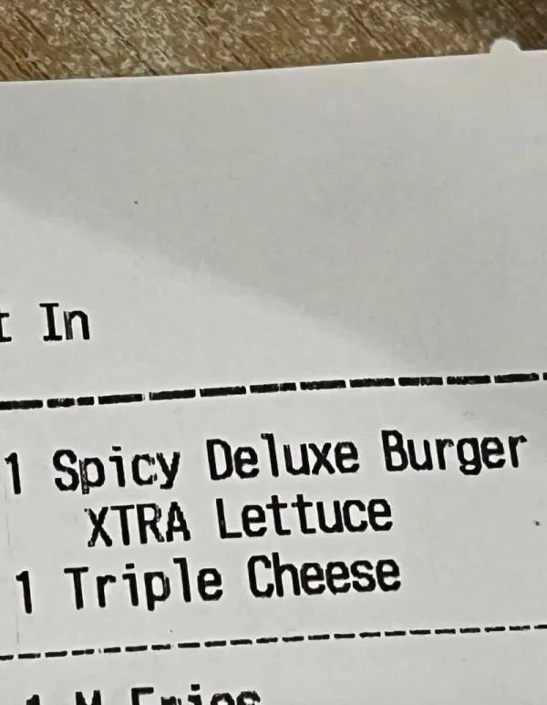 Minta Tambah Selada di Burger, Pelanggan Malah Dapat Hidangan Kayak Salad!