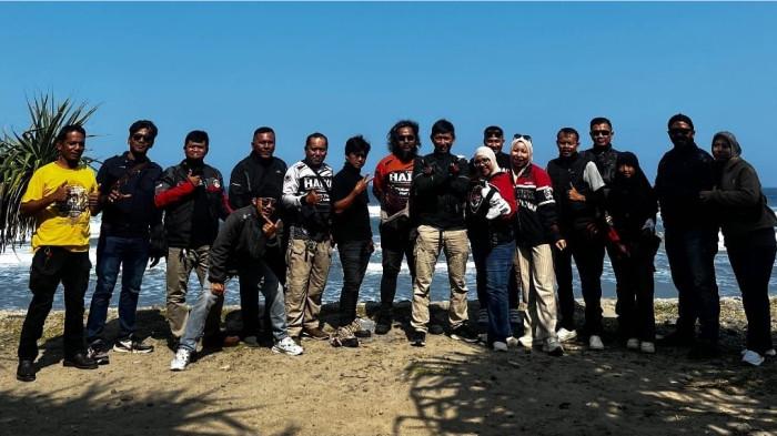 TOURING - Komunitas Honda ADV Indonesia Kuningan Chapter sukses menggelar kegiatan touring bertajuk 