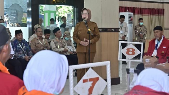 Ratusan jemaah haji asal Kabupaten Sukoharjo tiba di Donohudan