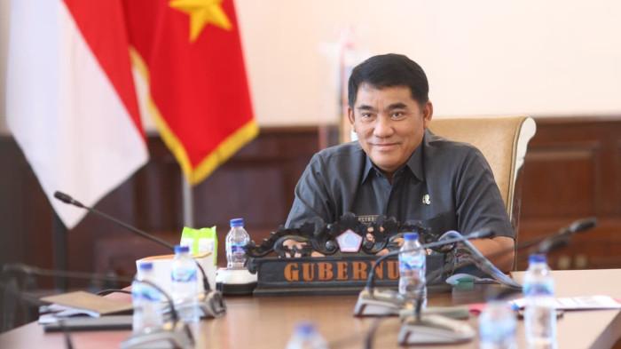 PERBAIKI: Kolam renang Kolam Renang Ranowangun, Manado, Sulawesi Utara sedang diperbaiki. Gubernur Sulawesi Utara, Yulius Selvanus Komaling menegaskan peningkatan kualitas fasilitas olahraga merupakan bagian penting dari strategi pembangunan sumber daya manusia di daerah.