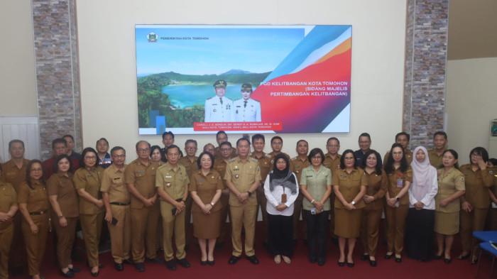 PEMKOT TOMOHON - Wali Kota Tomohon Caroll Joram Azarias Senduk meluncurkan.L90-434D