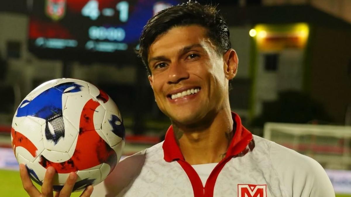 SOSOK CIRO ALVES - Potret Ciro Alves saat mengenakan jersey Malut United pada gelaran Super League 2025/2026.
