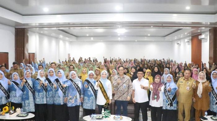 Foto bersama acara pelantikan Pengurus Pokja Bunda PAUD Kabupaten Serang di Salsa Beach Hotel Anyer Kecamatan Cinangka, Kabupaten Serang, Banten, Selasa, 23 Juni 2026.