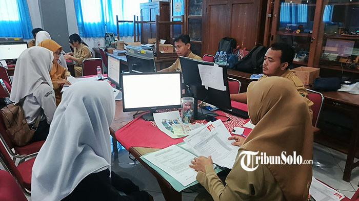 SPMB BOYOLALI - Ilustrasi SPMB di Boyolali. Sebanyak 32 SMP negeri di Kabupaten Boyolali masih kekurangan murid baru setelah pelaksanaan Sistem Penerimaan Murid Baru (SPMB) Tahun Ajaran 2026/2027.