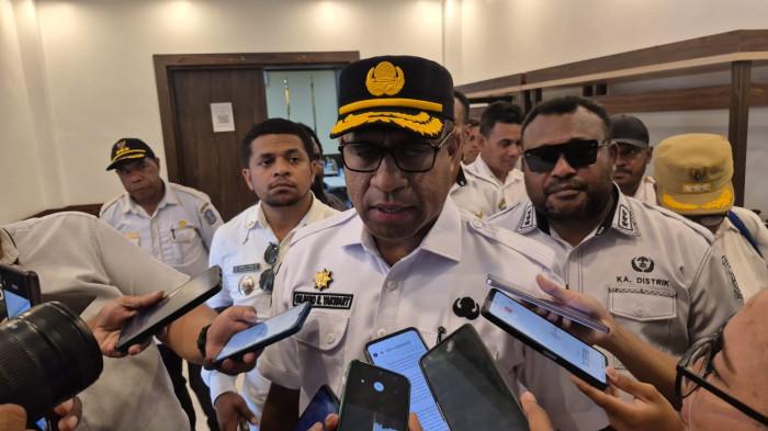 S Gilberd Yakwart usai rapat bersaas