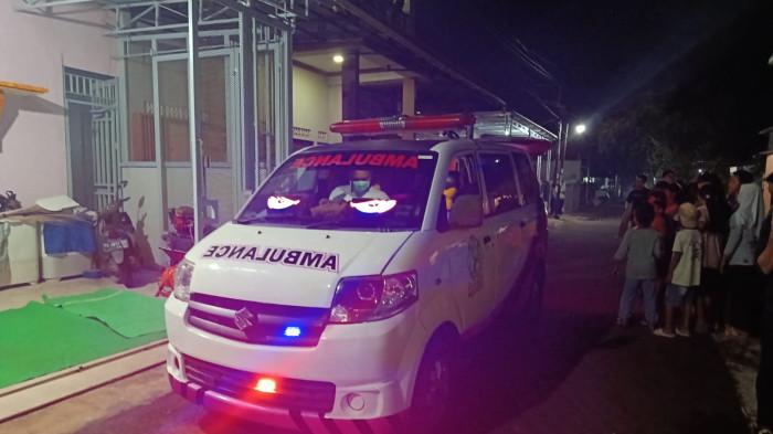 PENEMUAN JASAD - Proses evakuasi Yatino, di Komplek Alam Jaya 2, Kelurahan Pal Lima, Kecamatan Pontianak Barat, Kota Pontianak, Kamis, 25 Juni 2026. Polsek Pontianak Barat mengungkap kronologi penemuan jasad Yatino.