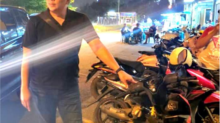 POLSEK BATAM KOTA - Anggota Polsek Batam kota saat menjemput motor honda beat merah yang diamankan oleh Polsek Batam di seputar Kaliban, Selasa (23/6/2026).