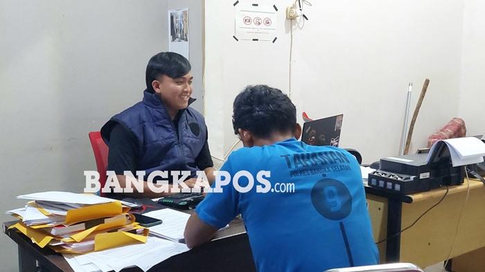 JALANI PEMERIKSAAN -- DD (32) warga Kecamatan Toboali ketika menjalani pemeriksaan oleh penyidik PPA di Ruang Pemeriksaan Satreskrim Polres Bangka Selatan, Kamis (25/6/2026). DD ditangkap atas dugaan kasus persetubuhan terhadap anak di bawah umur.