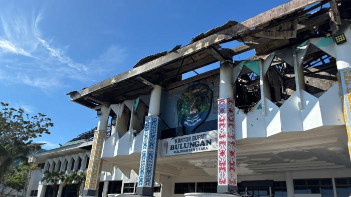 MENUNGGU HASIL - Kondisi Kantor Bupati Bulungan Pasca Kejadian Kebakaran beberapa pekan lalu. Menanti Hasil Labfor, Penyebab Kebakaran Kantor Bupati Bulungan Masih Misterius
