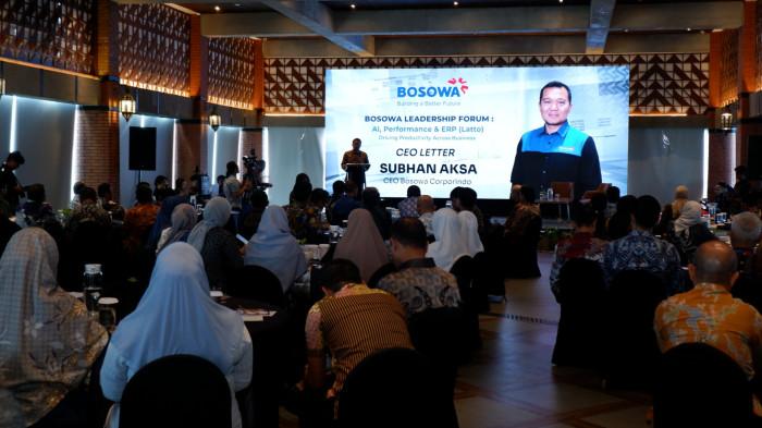 PIMPIN PERUBAHAN - CEO Bosowa Corporindo, Subhan Aksa, membuka Bosowa Leadership Forum AI, Performance & ERP (Latto) di Attic Ballroom, Lantai 15 Novotel, Jalan Jenderal Sudirman, Makassar, Selasa (23/6/2026). Bagi Bosowa, transformasi digital bukan sekadar mengadopsi kecerdasan buatan (AI) dan ERP, melainkan mengubah cara berpikir para pemimpin agar setiap keputusan semakin cepat, presisi, dan berbasis data.