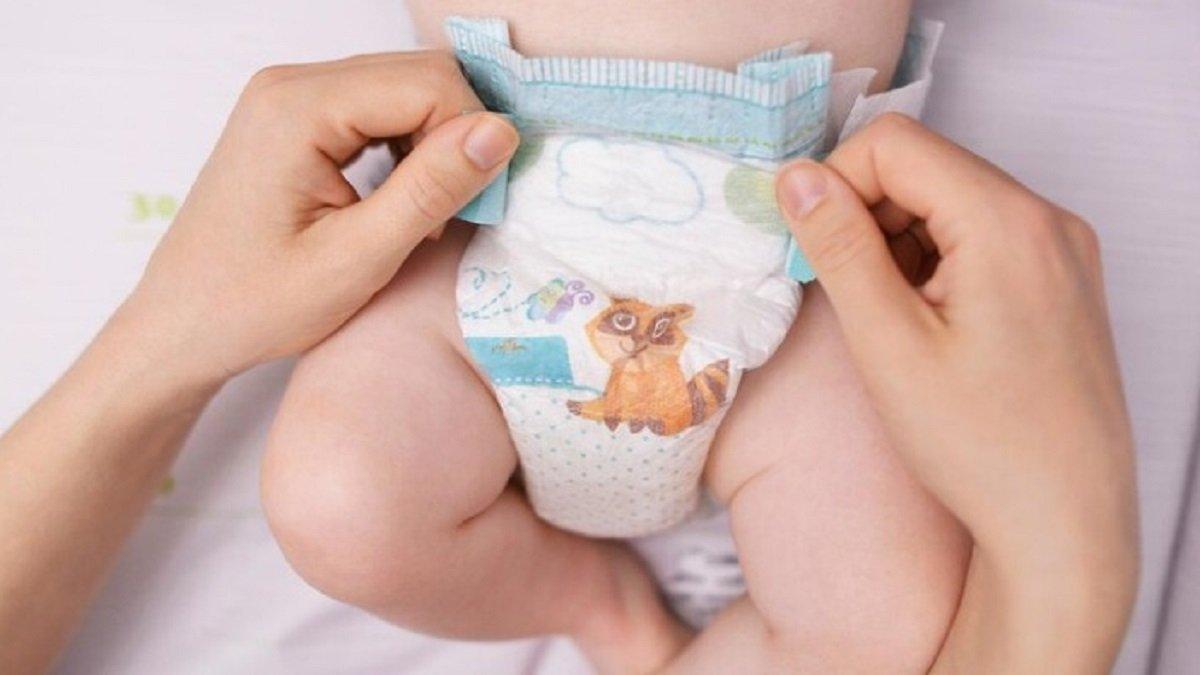 Ilustrasi Popok Bayi dengan perekat yang kuat