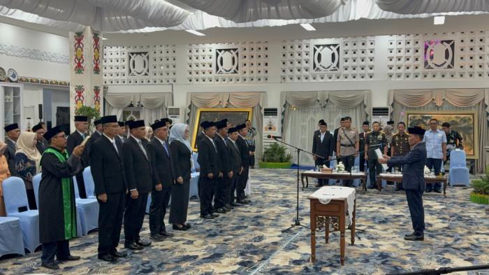 MELANTIK - Gubernur Kalteng, Agustiar Sabran resmi melantik pejabat pimpinan tinggi pratama atau eselon II di lingkungan Pemprov Kalteng, Kamis (25/6/2026).