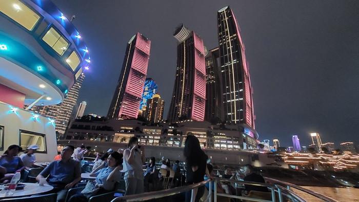 Kapal Pesiar Chongqing_3