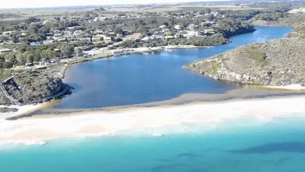 Moore River Estuarine di Perth